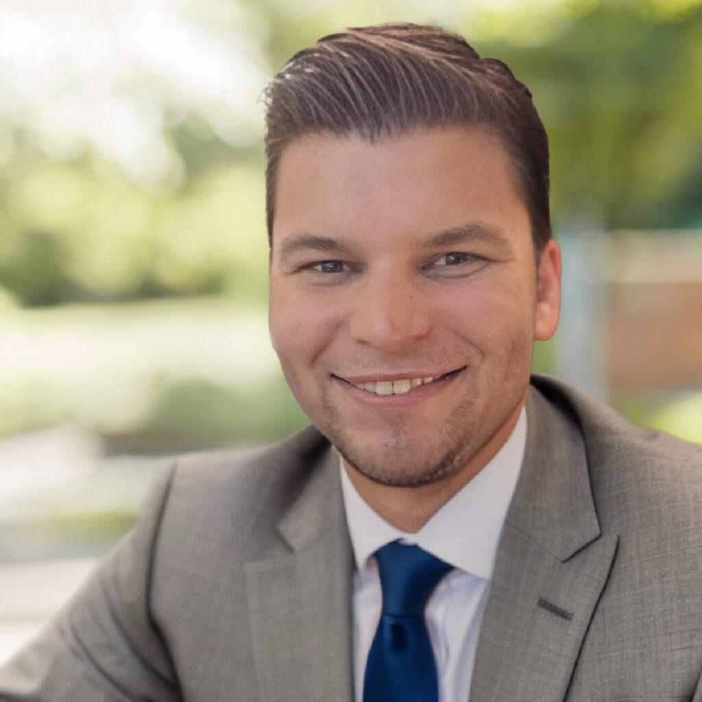 Taylor Fryer headshot